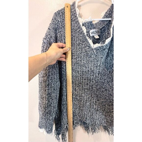 Wildfox Echo Distressed Cold-Shoulder Sweater Women's Small - Picture 10 of 13